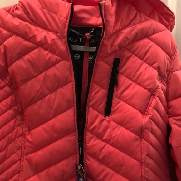 Nautica Women’s hooded stretch packable puffer coat. Large Brand new with tags - Picture 2 of 9